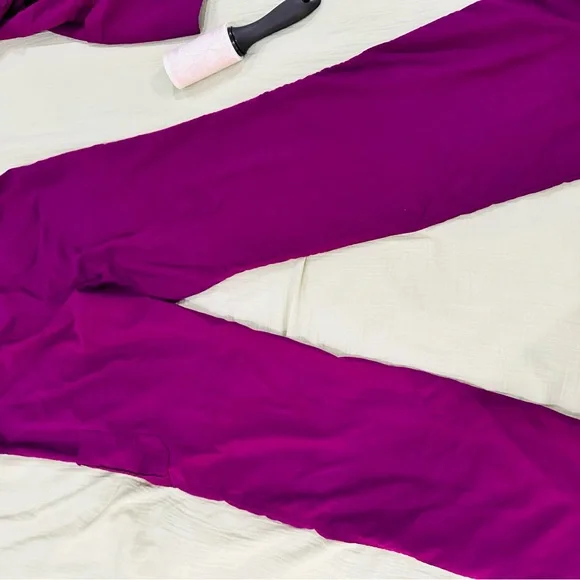 Grey's Anatomy Magenta Scrubs Set - Picture 5 of 9